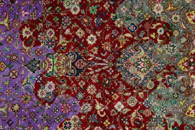 فرش دستباف ایرانی قرمز
